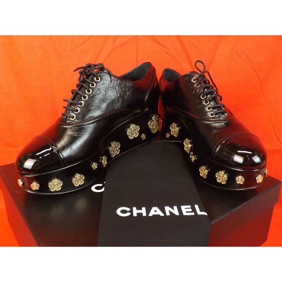 NIB CHANEL BLACK LEATHER CAMELLIA CC PLATFORM CAP TOE LACE UP OXFORDS 39 - Picture 6 of 12